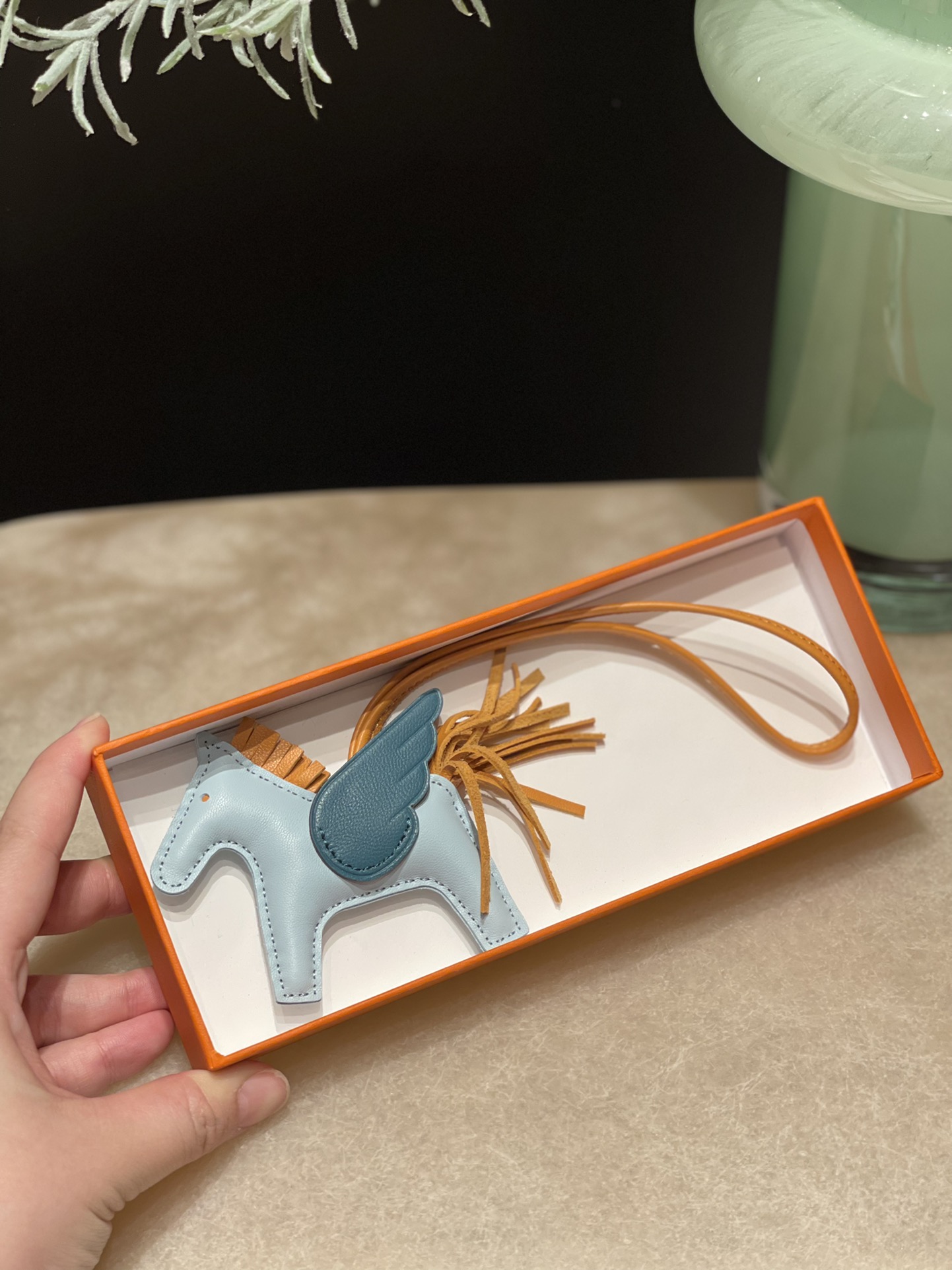 HERMES 爱马仕 【现货】 小马挂件 7G Ciel 7B Turquoise 28 Caremel 现货 进口蜜蜡线 全手工制作